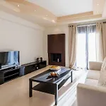 Lucia's Secret Garden بيت للعطل Asgourou