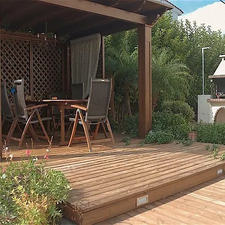 Holiday home Lucia's Secret Garden Asgourou