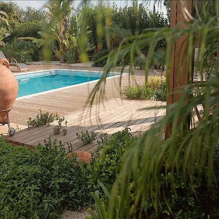 Holiday home Lucia's Secret Garden Asgourou