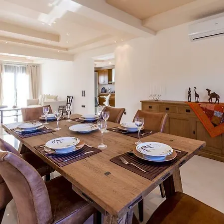 Lucia's Secret Garden Tatil Evi Asgourou