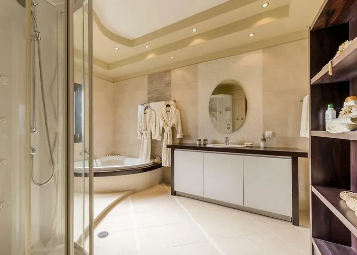 Lucia's Secret Garden Tatil Evi