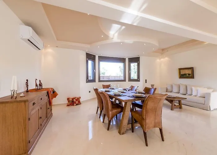 Lucia's Secret Garden Tatil Evi Asgourou